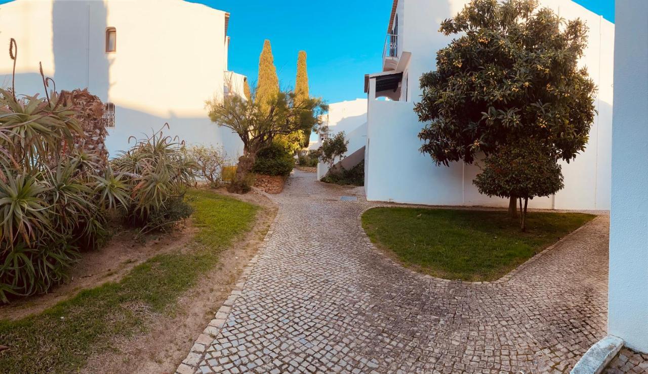 Albufeira Praia Sao Rafael Sun Apartment Bagian luar foto