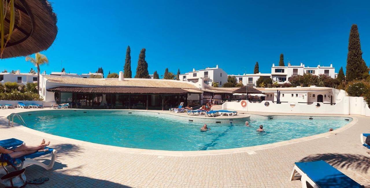 Albufeira Praia Sao Rafael Sun Apartment Bagian luar foto